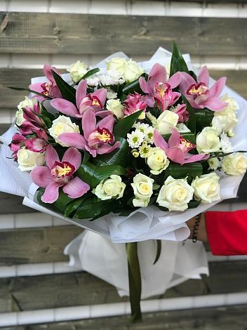Букет цветов из: Розы и Хризантемы в Старочеркасской