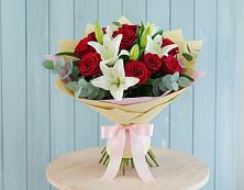 Букет цветов из:  Лилии и Розы в Старочеркасской