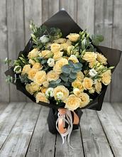 Букет цветов из:  Розы и Лизиантусы в Старочеркасской
