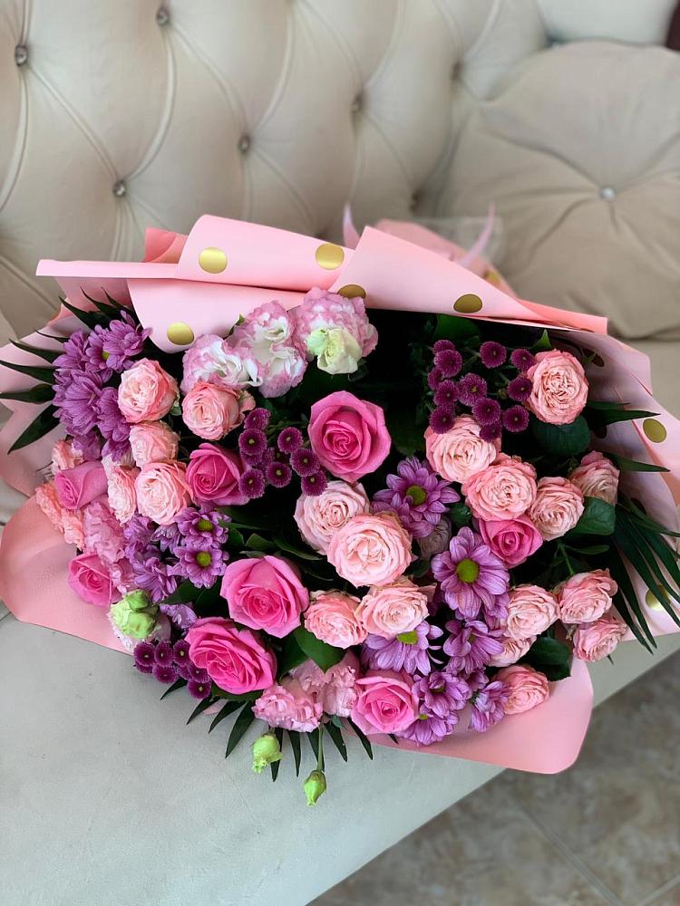 Букет цветов из: Хризантемы, Розы и Лизиантусы в Старочеркасской