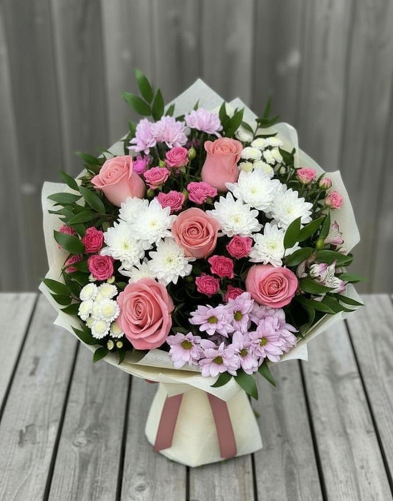 Букет цветов из: Альстромерии, Гвоздики, Розы и Хризантемы в Старочеркасской
