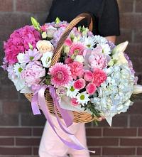 Цветочная композиция из Розы, Хризантемы, Пионы и Лизиантусы в корзине #REPLACE_PRED# Старочеркасской