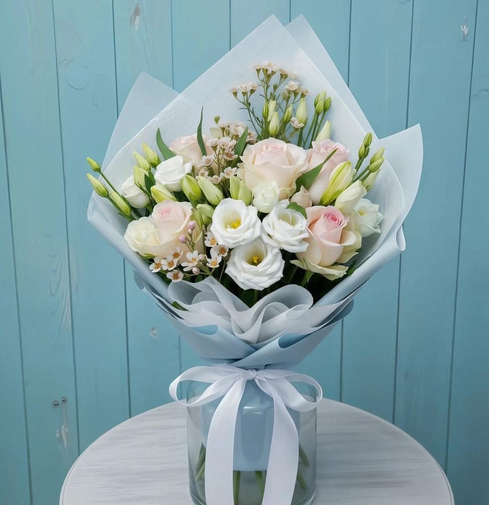 Букет цветов из: Розы и Лизиантусы в Старочеркасской