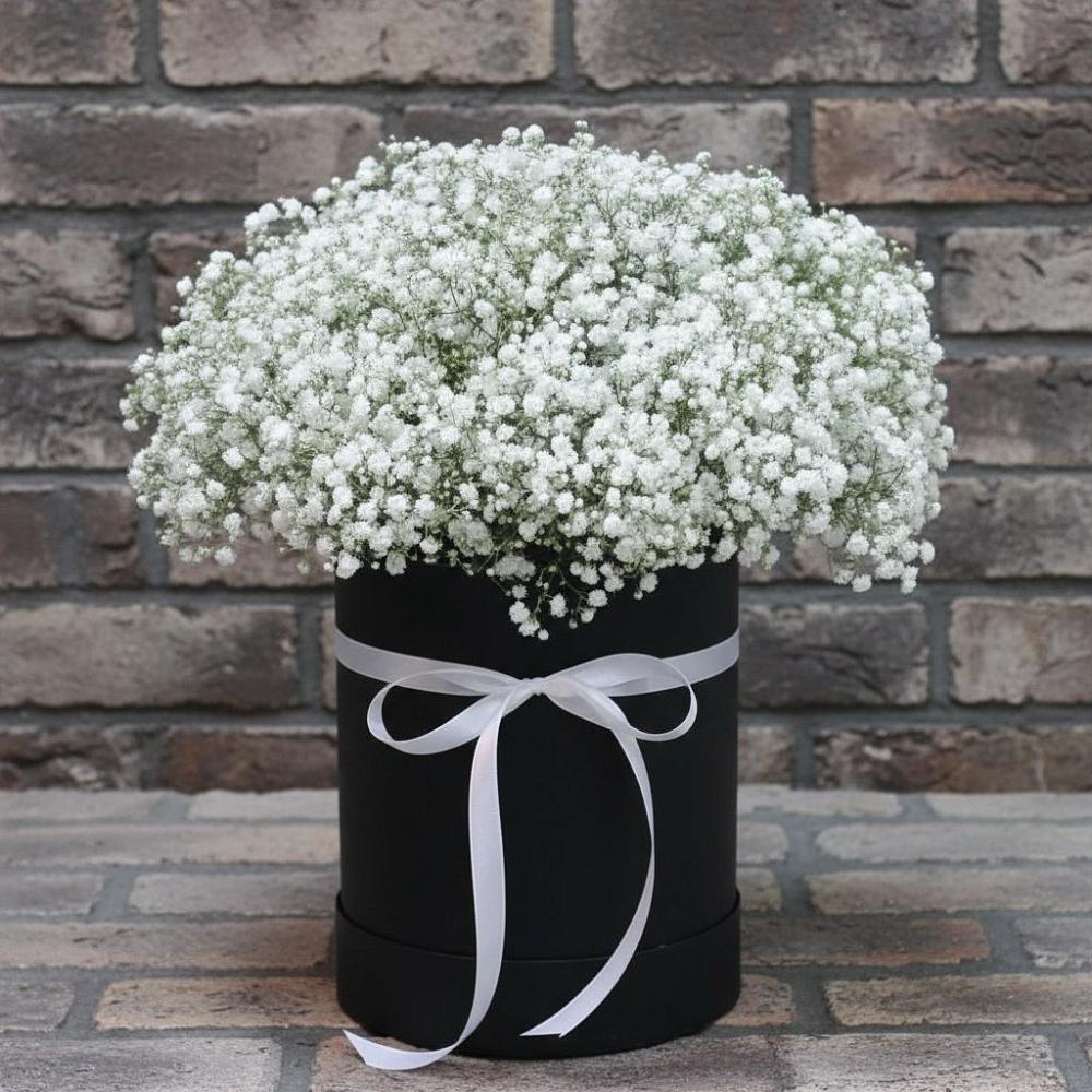 Цветочная композиция из Гипсофила в шляпной коробке в Старочеркасской