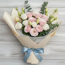 Букет цветов из:  Лизиантусы в Старочеркасской