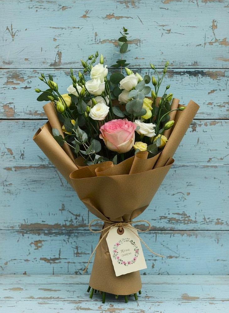 Букет цветов из: Розы и Лизиантусы в Старочеркасской