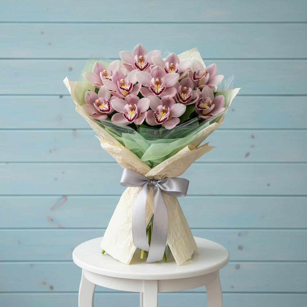 Букет цветов из: Орхидеи и Розы в Старочеркасской