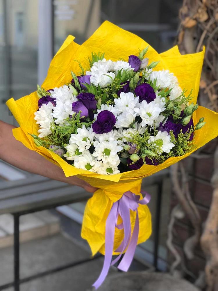 Букет цветов из: Ирисы, Хризантемы и Ромашки в Старочеркасской