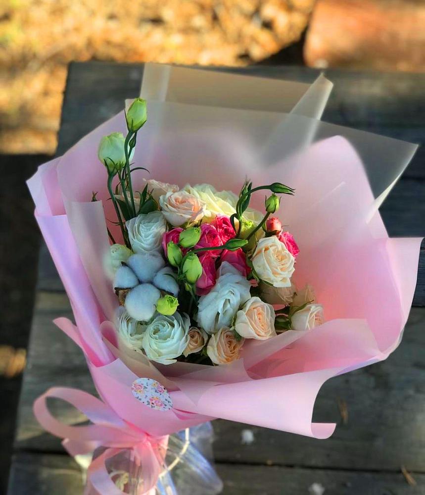 Букет цветов из: Розы и Лизиантусы в Старочеркасской