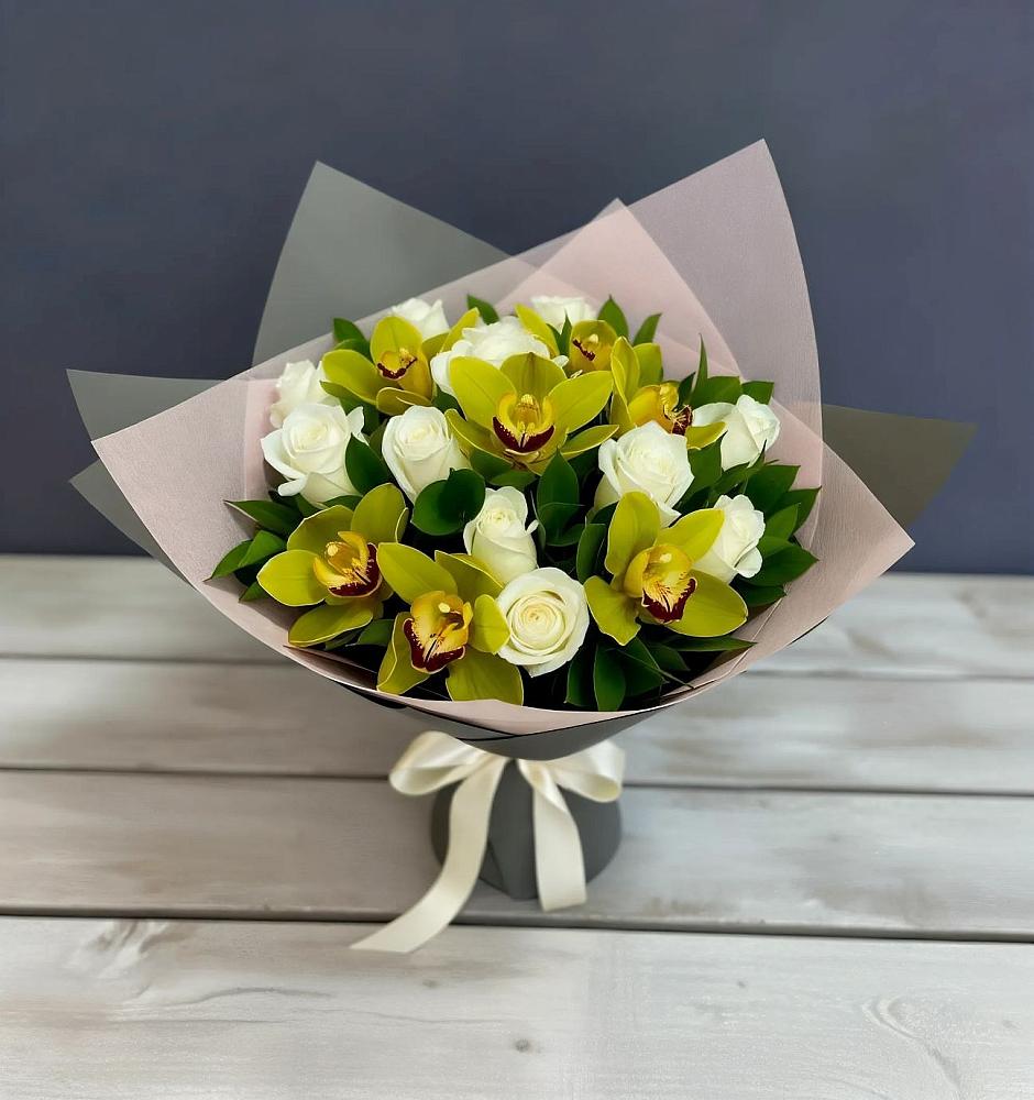 Букет цветов из: Орхидеи и Розы в Старочеркасской