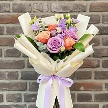 Букет цветов из:  Лизиантусы и Розы в Старочеркасской