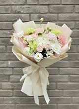 Букет цветов из:  Гвоздики, Розы, Лизиантусы и Хризантемы в Старочеркасской