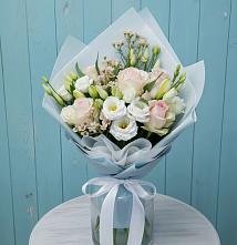 Букет цветов из:  Розы и Лизиантусы в Старочеркасской