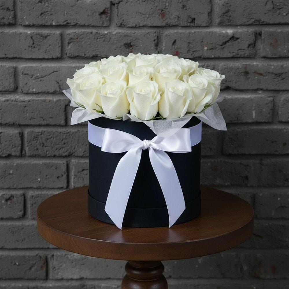 Цветочная композиция из Розы в шляпной коробке в Старочеркасской