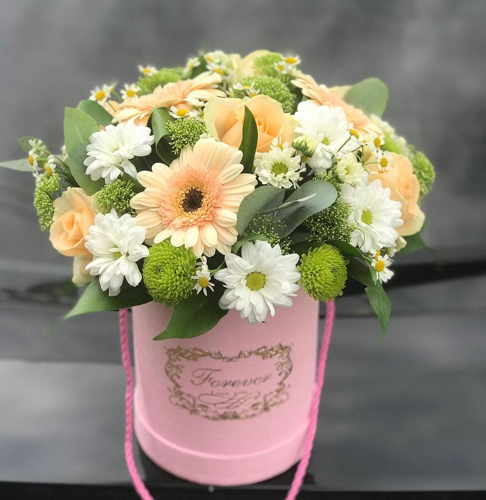 Цветочная композиция из Розы, Герберы и Хризантемы в шляпной коробке в Старочеркасской