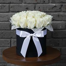 Цветочная композиция из Розы в шляпной коробке в Старочеркасской